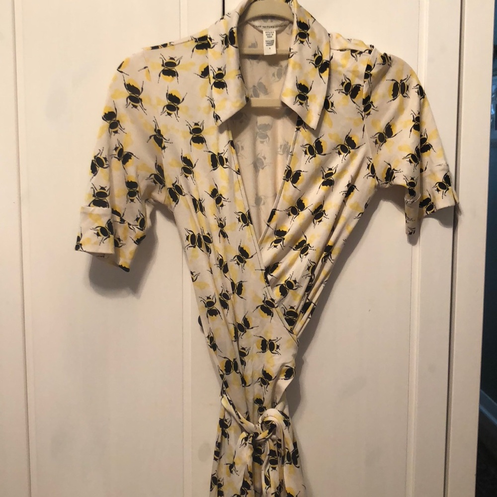 Diane von Furstenberg Wrap Dress: petite size 6